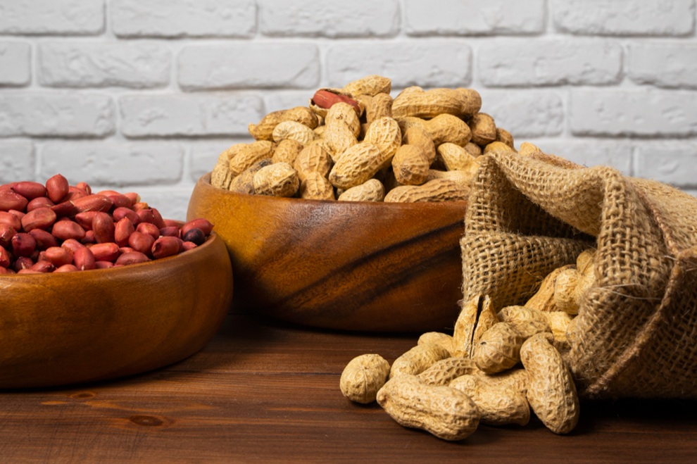 Groundnut - raw blanched and roasted peanuts